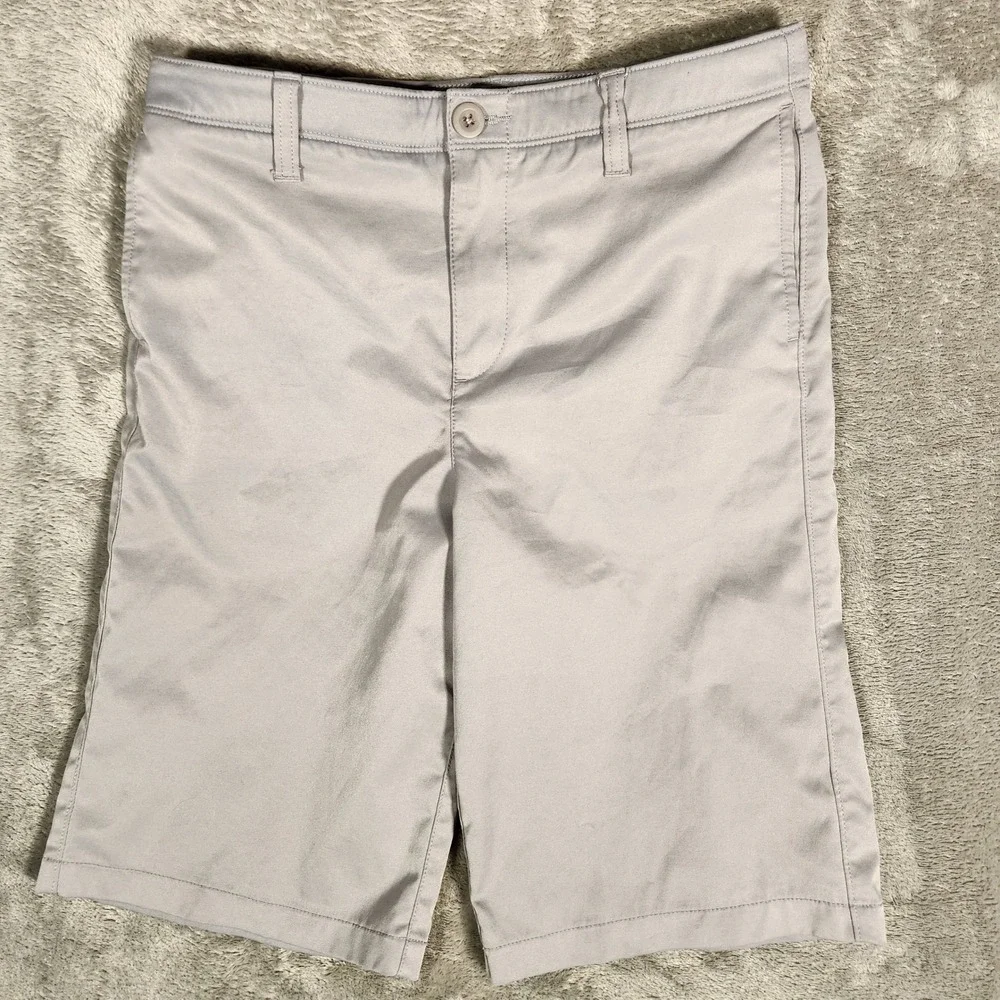 Under Armour‎ Golf Shorts Men's 16 Gray Style 1290349 Loose Fit